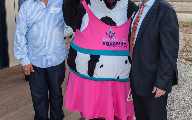Wilfred Chivell, Samantha the Two Oceans Aquarium Penguin mascott and Minister of Tourism, Derek Hanekom